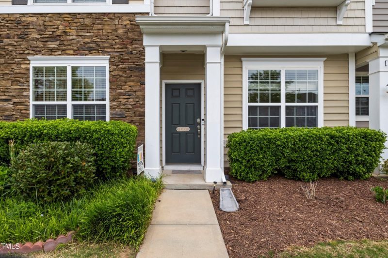 8-Unit Modern Craftsman Townhome Plan with Covered Porches & Bonus Rooms