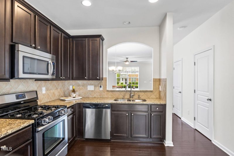 8-APARTMENT