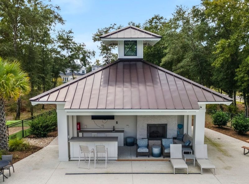 19-2288 CLUBHOUSE & POOLHOUSE