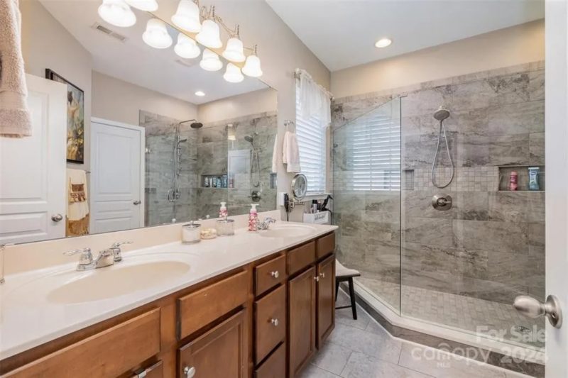Elegant 3-Story Townhome Blueprint with Spacious Layout