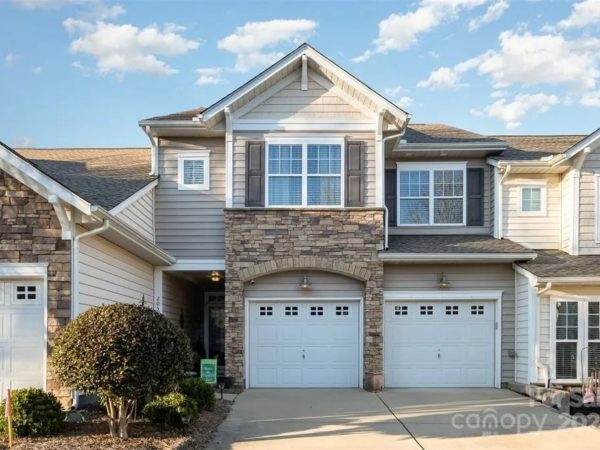 Elegant 3-Story Townhome Blueprint with Spacious Layout