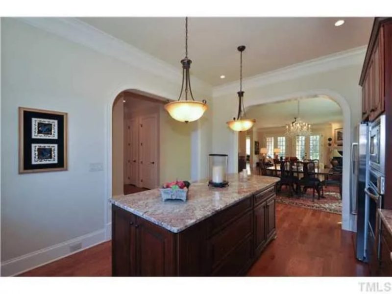 Traditional Craftsman Home Plan with Vaulted Ceilings & Open Floor Layout