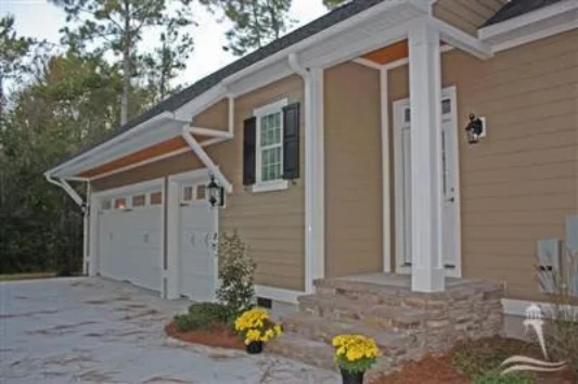 Spacious 2-Story House Plan with Traditional Southern Charm