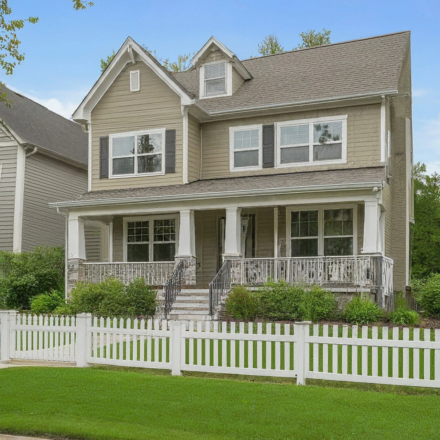 Narrow Lot House Plans & Floor Plans | My Home Floor Plans Design Discover innovative Narrow Lot House Plans & floor plans designed to maximize space. Our expert designers craft stylish & functional houses for narrow lots. Find your perfect plan today!