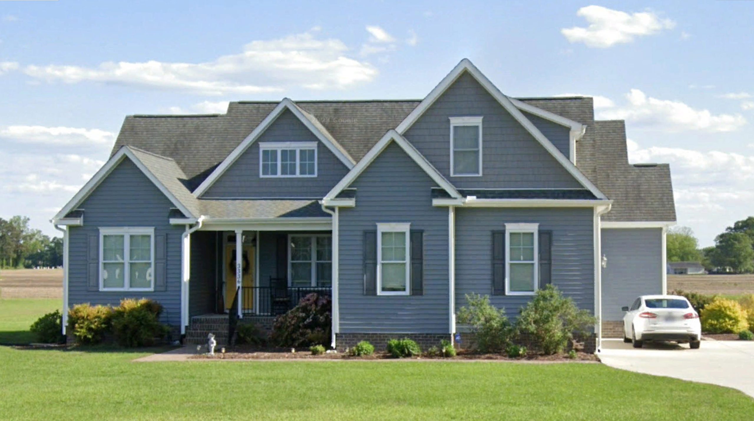 Craftsman house Floor Plan with Bonus Room and Open Design