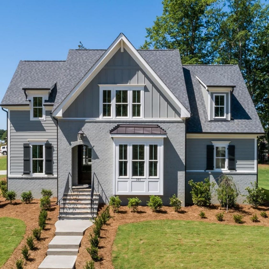 Craftsman house Floor Plan with Spacious Design and CAD Blueprints