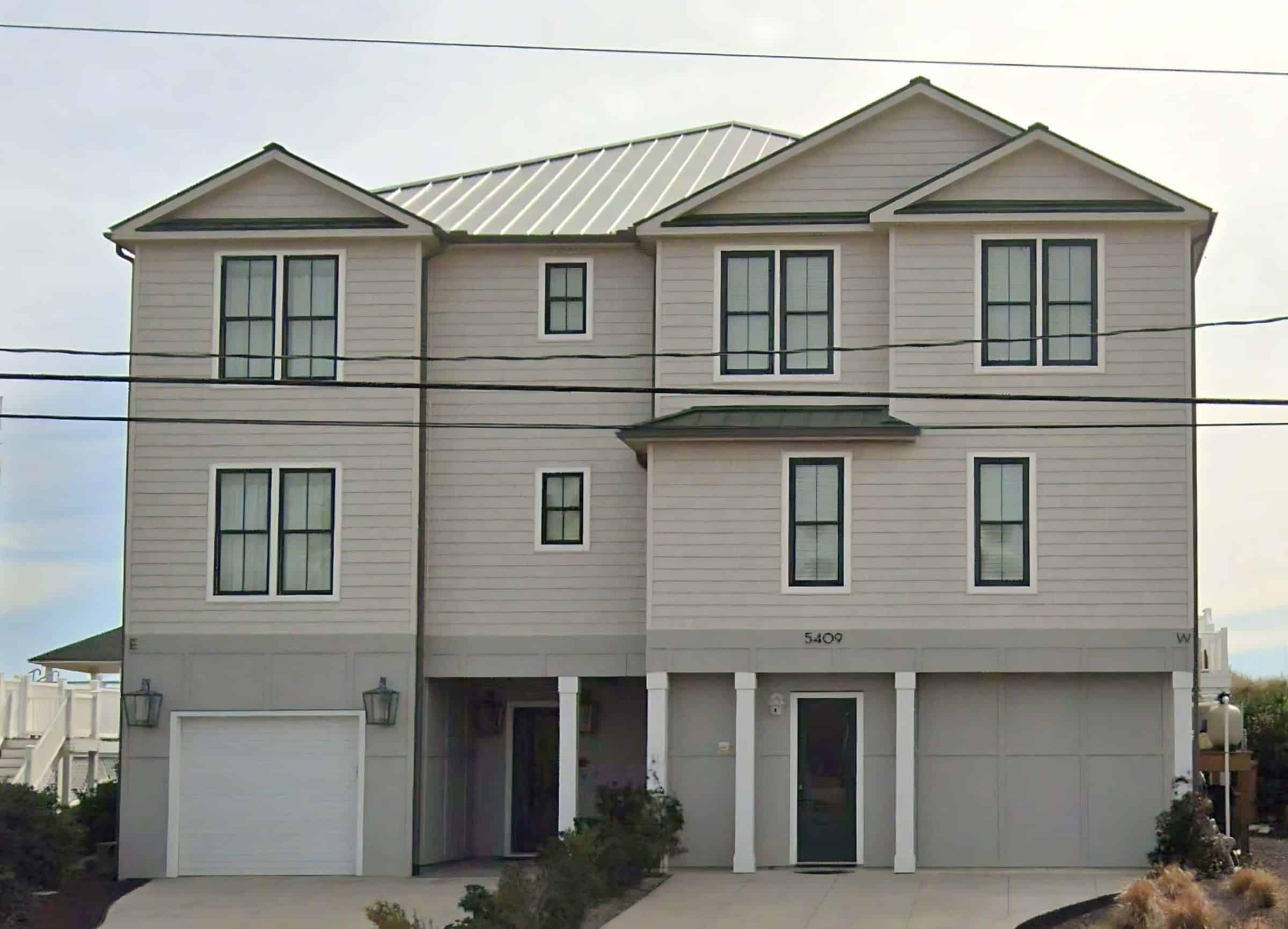 Beach Duplex Floor Plan with 4 Beds,Garage & CAD Designs
