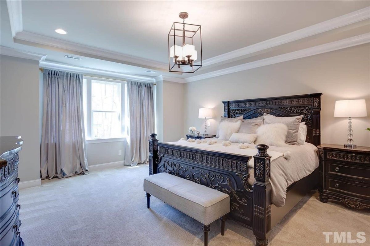 Beautiful 2-Story house Floor Plan with 5 Bedrooms and CAD Designs