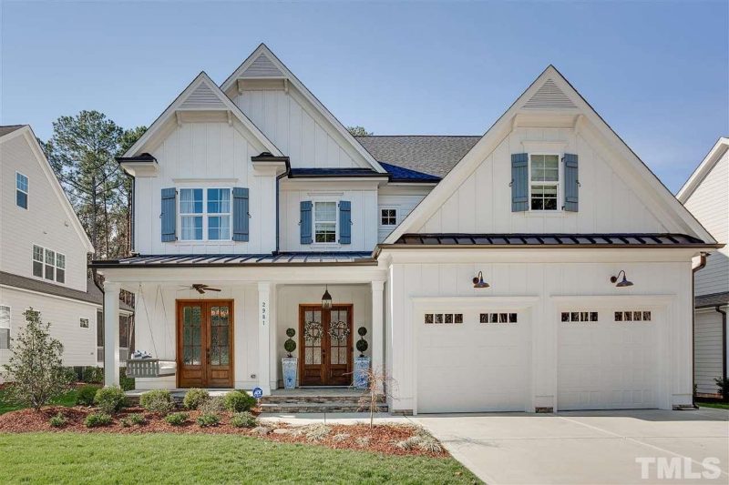 Beautiful 2-Story house Floor Plan with 5 Bedrooms and CAD Designs