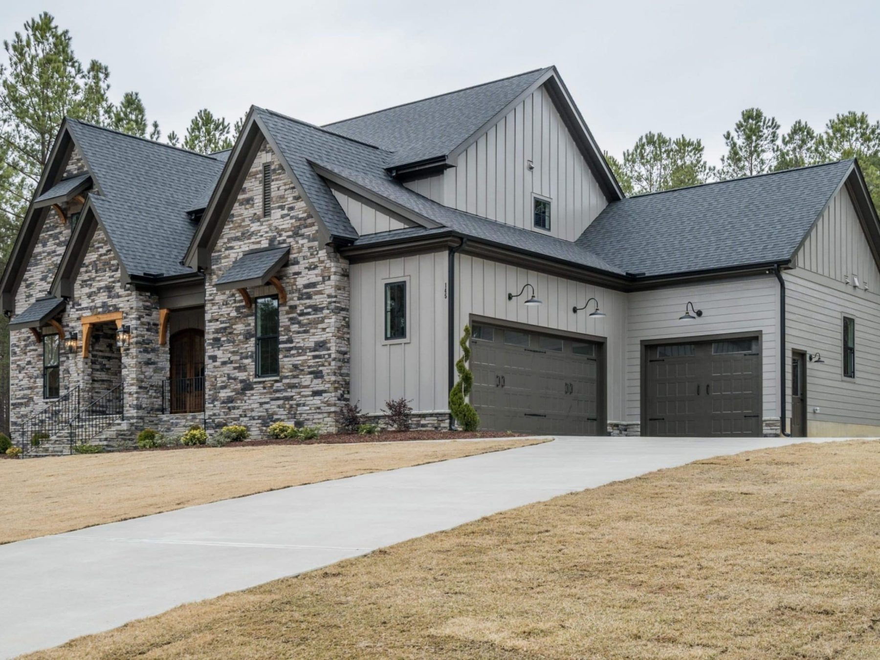 Beautiful Craftsman house Plan with Detailed Floor Blueprint