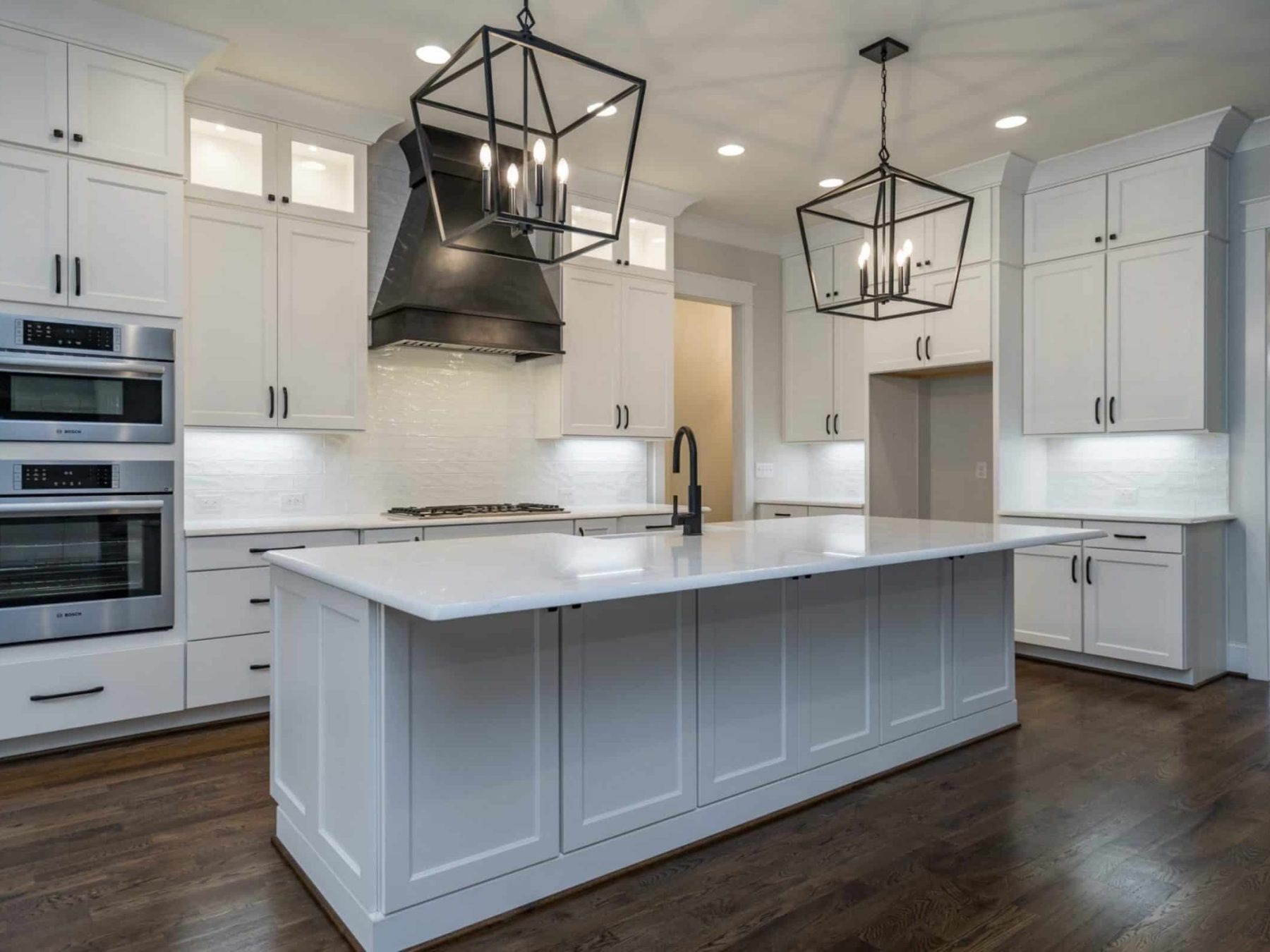 Beautiful Craftsman house Plan with Detailed Floor Blueprint