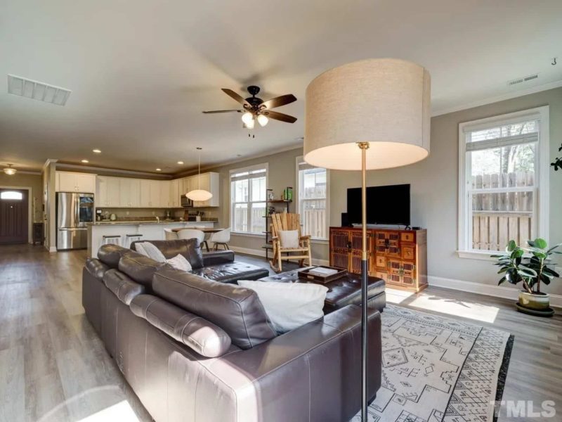 Beautiful Craftsman house Plan with Spacious Floor Design