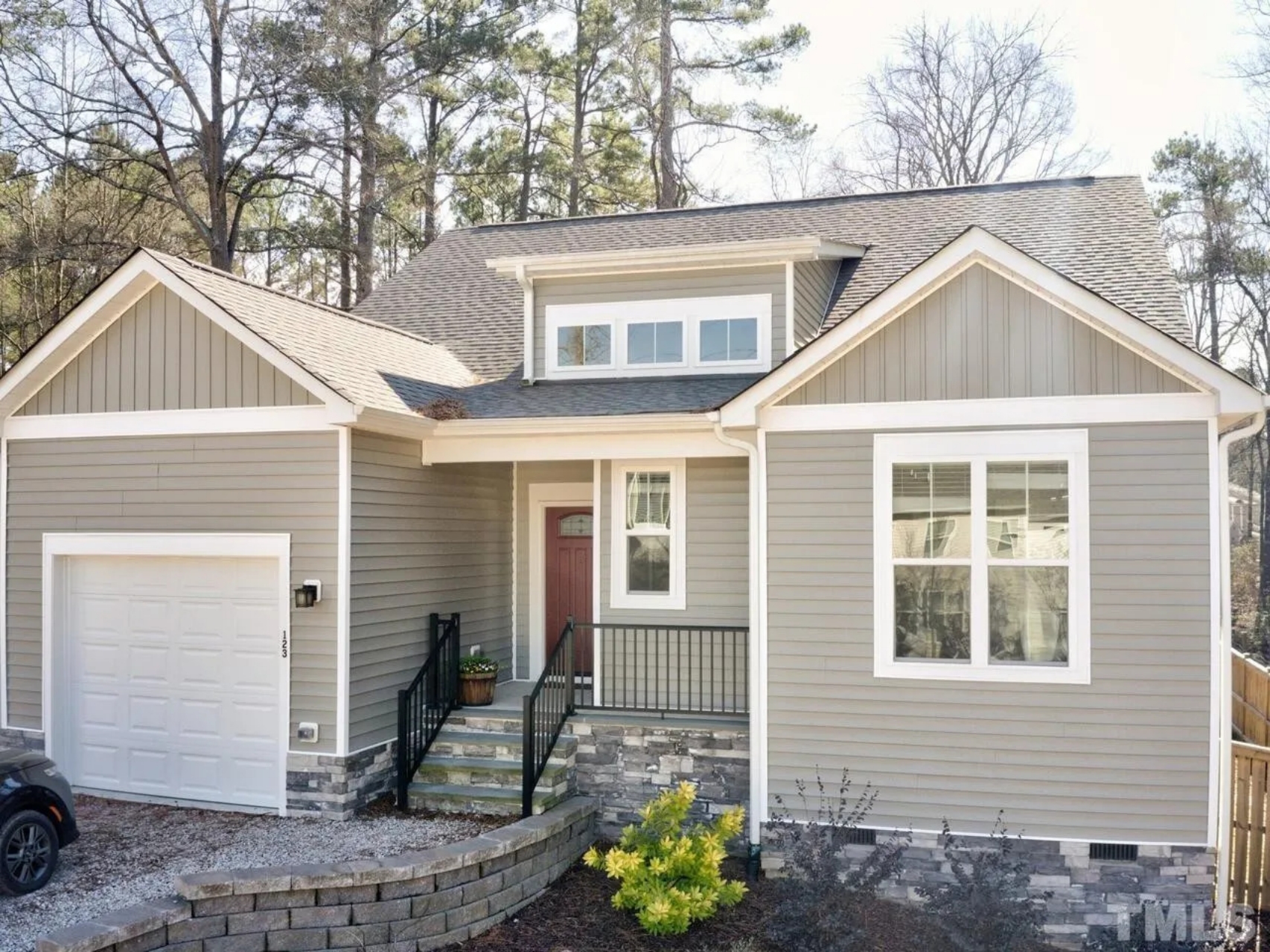 Beautiful Craftsman Home Plan with Spacious Floor Design