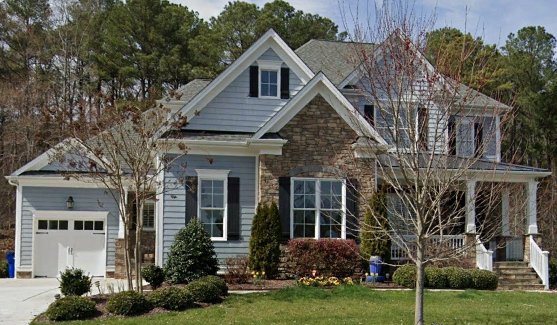 Beautiful house Plan with Basement and 3 Garage Bays