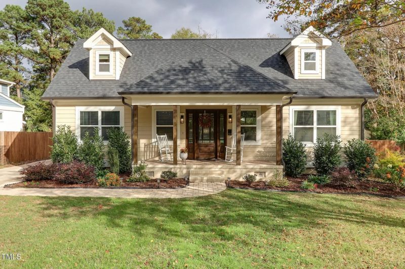 Charming 4-Bedroom house Plan with CAD Floor Designs