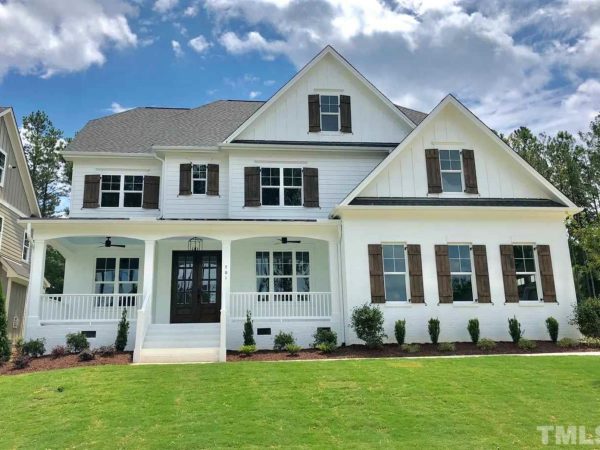 Charming Colonial Farmhouse house Plan with Spacious Floor Designs