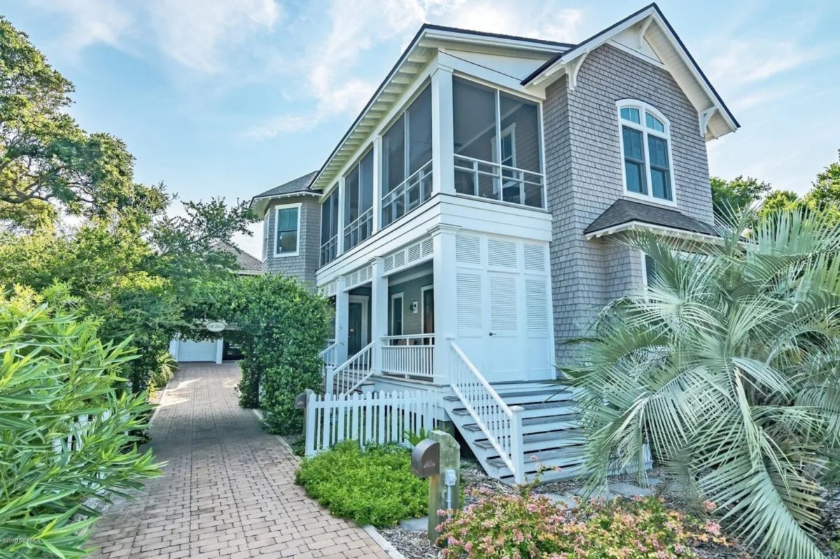 Charming house Floor Plan: Coastal Blueprint with 2 Floors