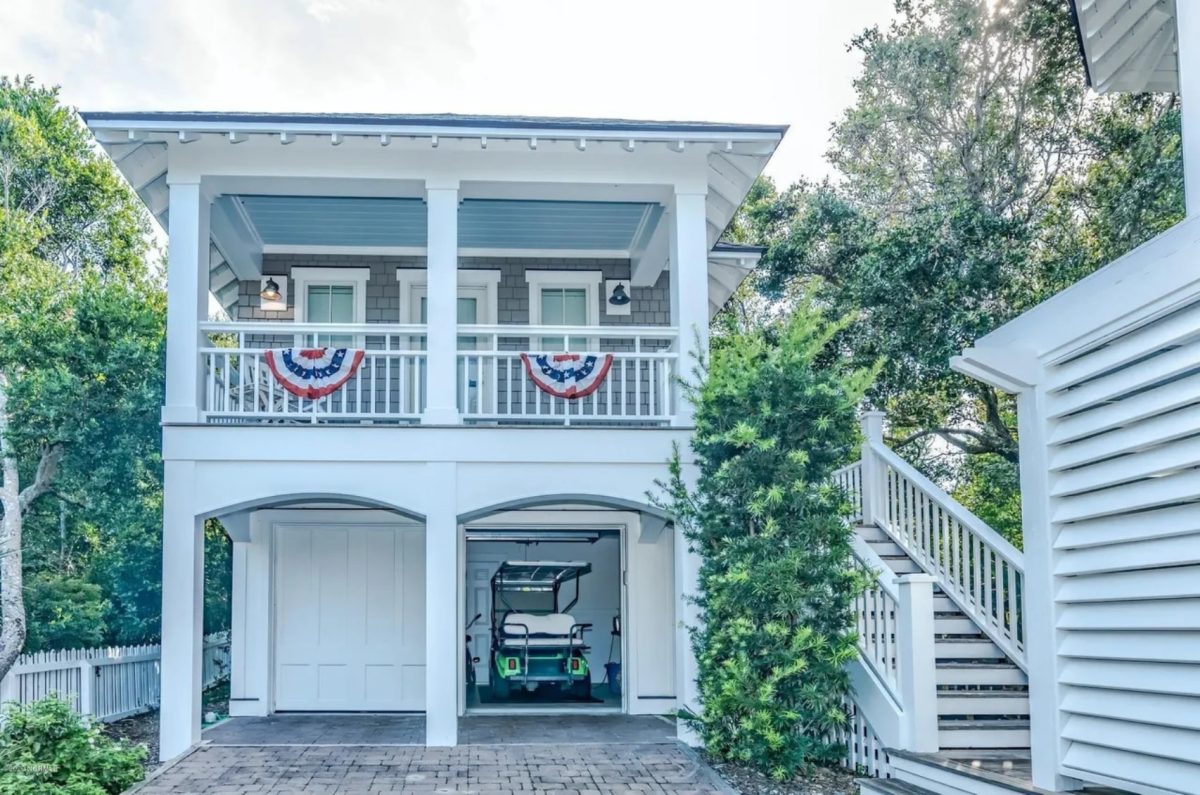 Charming house Floor Plan: Coastal Blueprint with 2 Floors