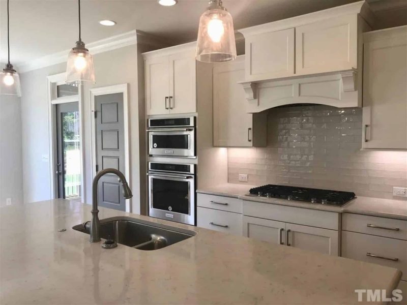 Charming house Plan with Spacious Layout and Modern Designs