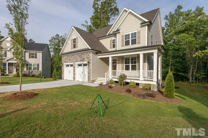 Charming Two-Story house Plan with 4 Bedrooms & CAD Designs