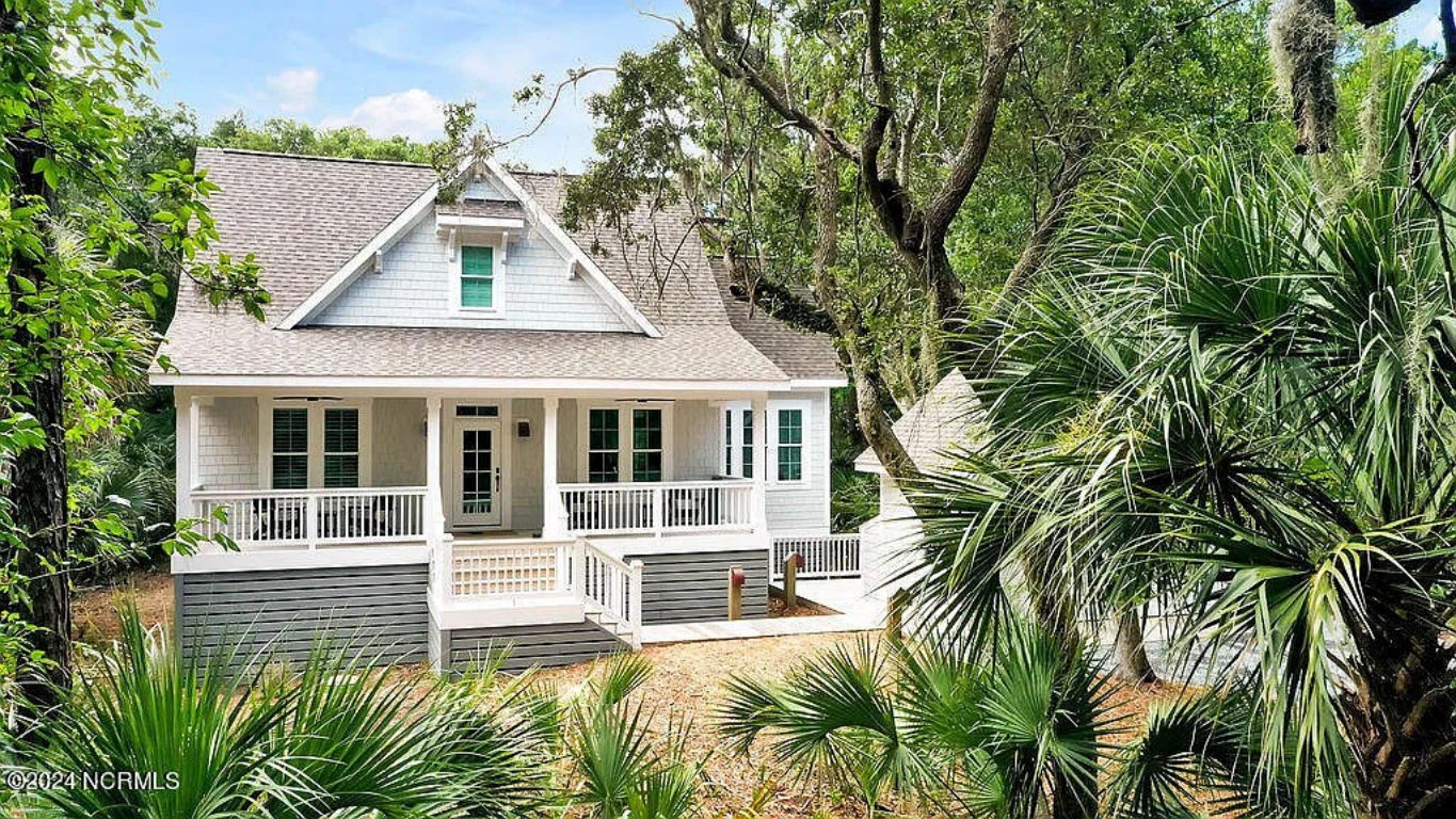 Coastal Craftsman house Plan with Open Floor Designs and CAD Blueprints
