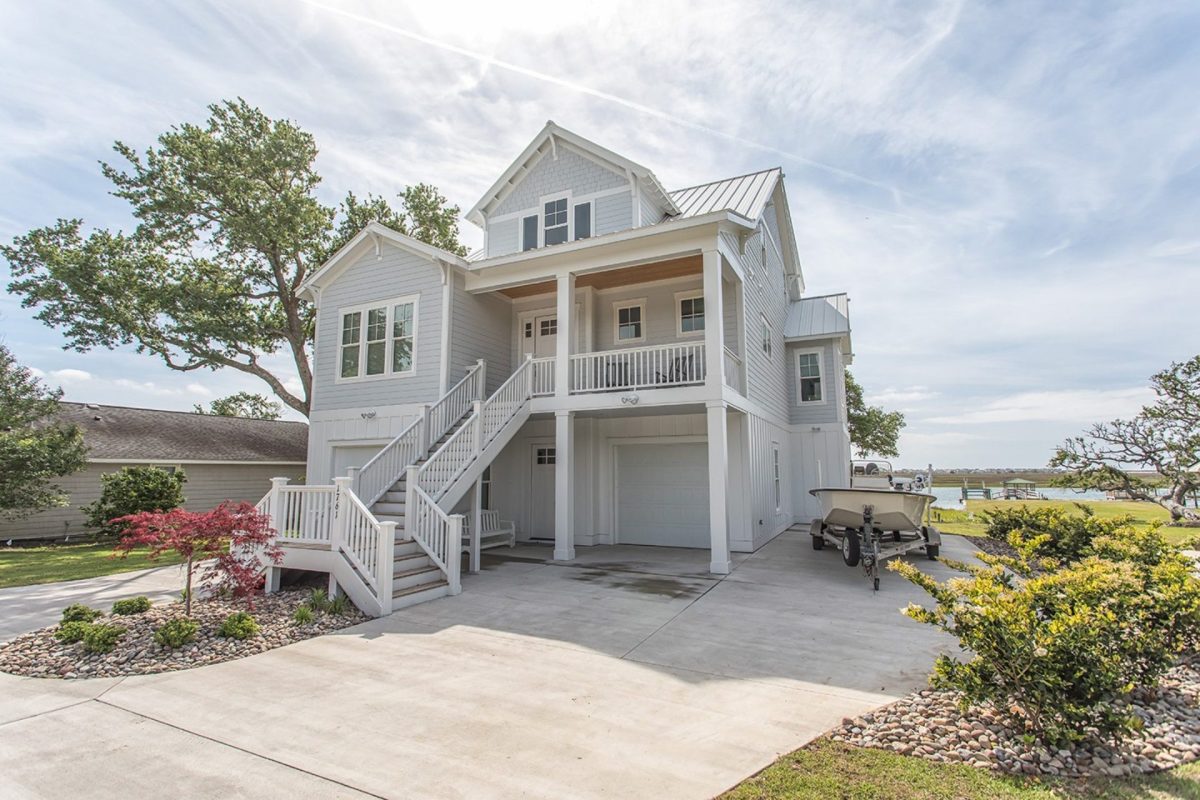 Coastal house Design with 3 Floors – Floor Plan and CAD