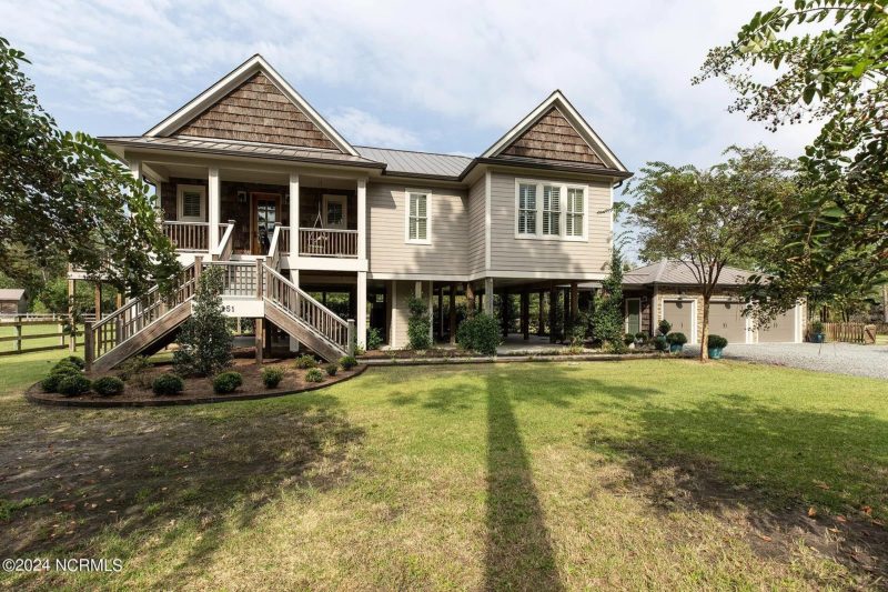 Coastal house Plan with CAD Designs and Spacious Floor Plan