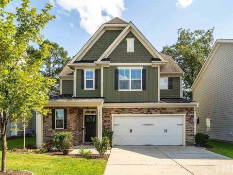 Craftsman house Design with 4 Bedrooms