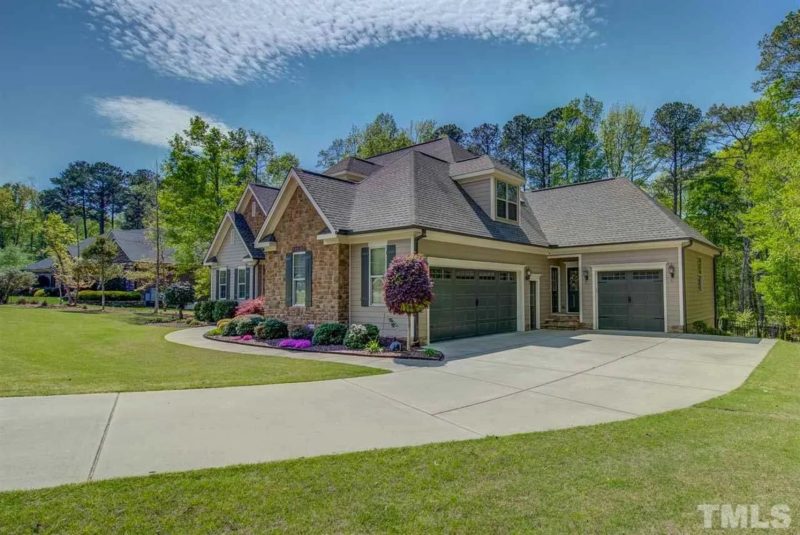 Craftsman house Plan with 2-Story Design and Spacious Blueprint