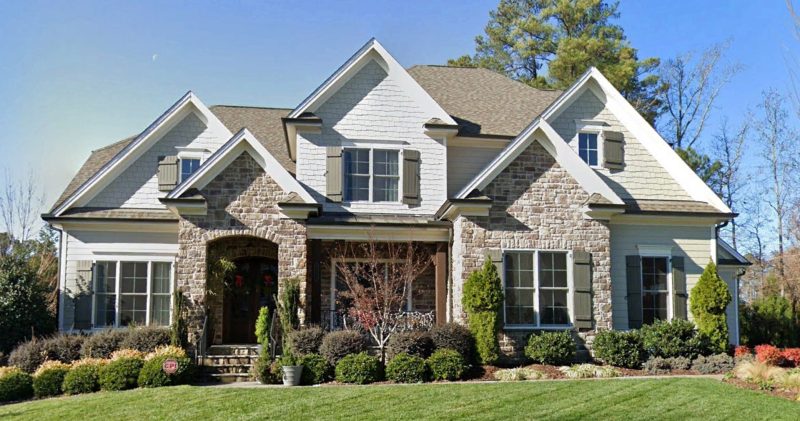 Craftsman house Plan with 4 Bedrooms & Vaulted Ceilings