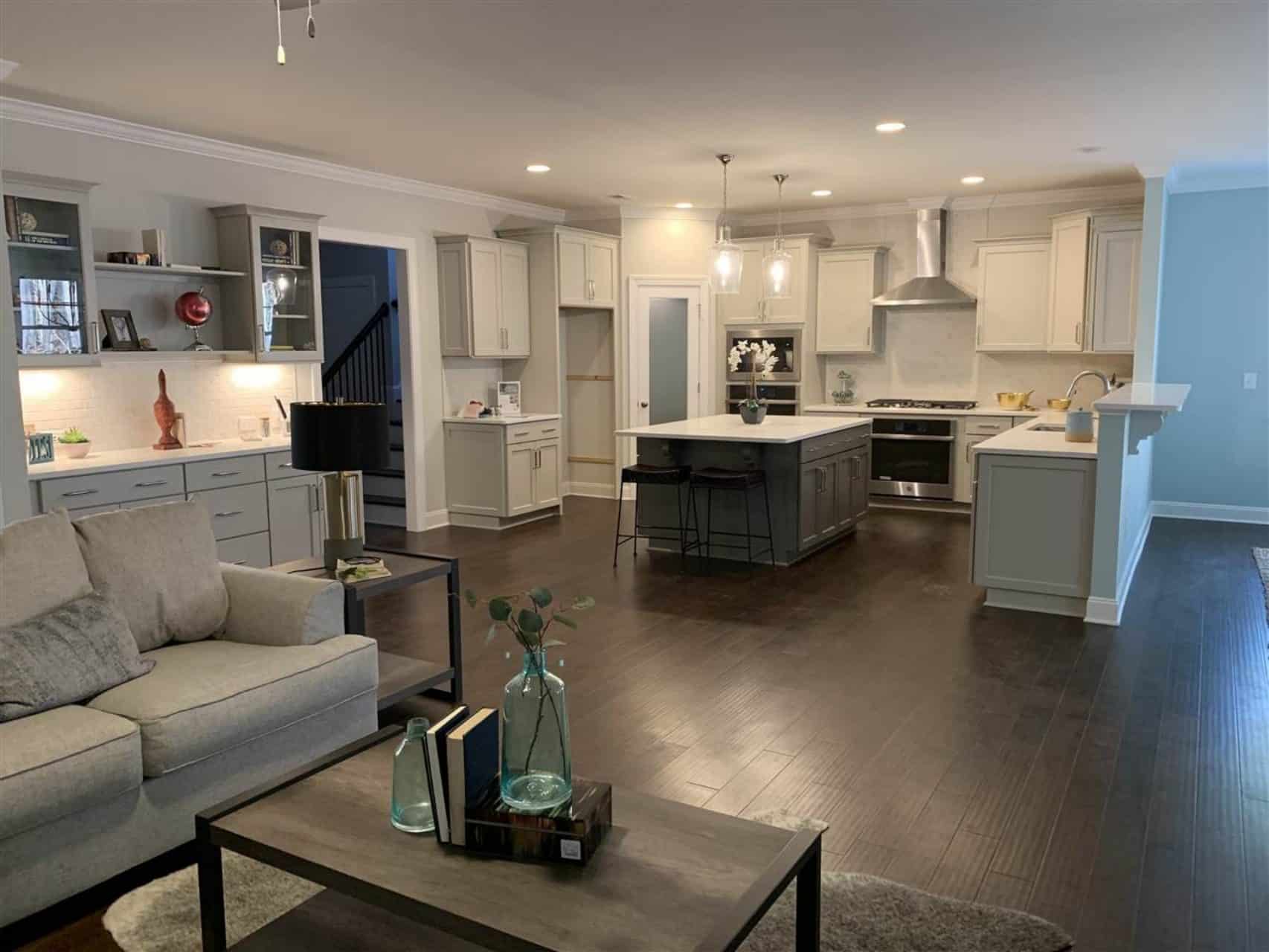 Craftsman house Plan with 4 Bedrooms,Spacious CAD Designs