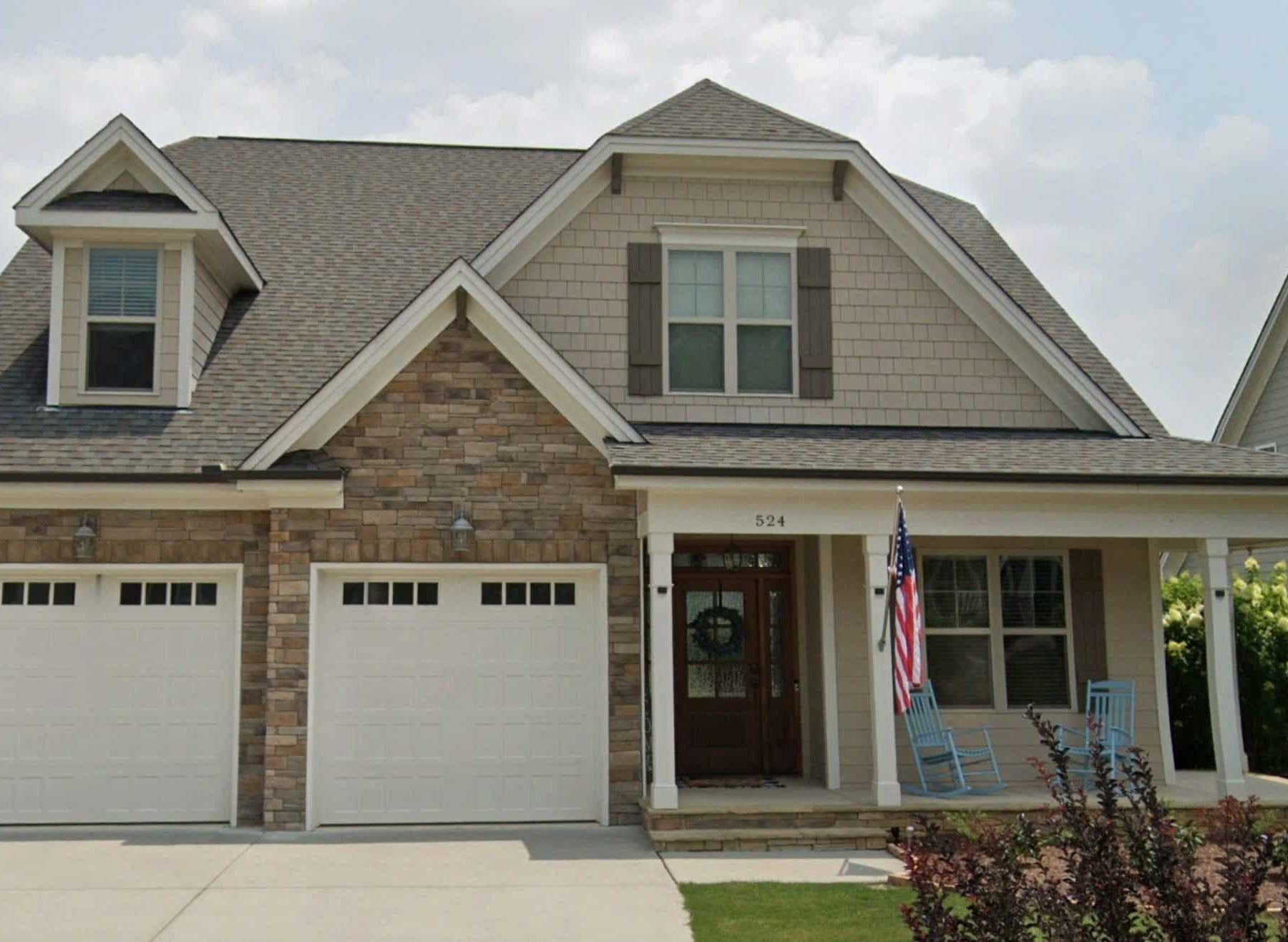 Craftsman house Plan with 5 Bedrooms