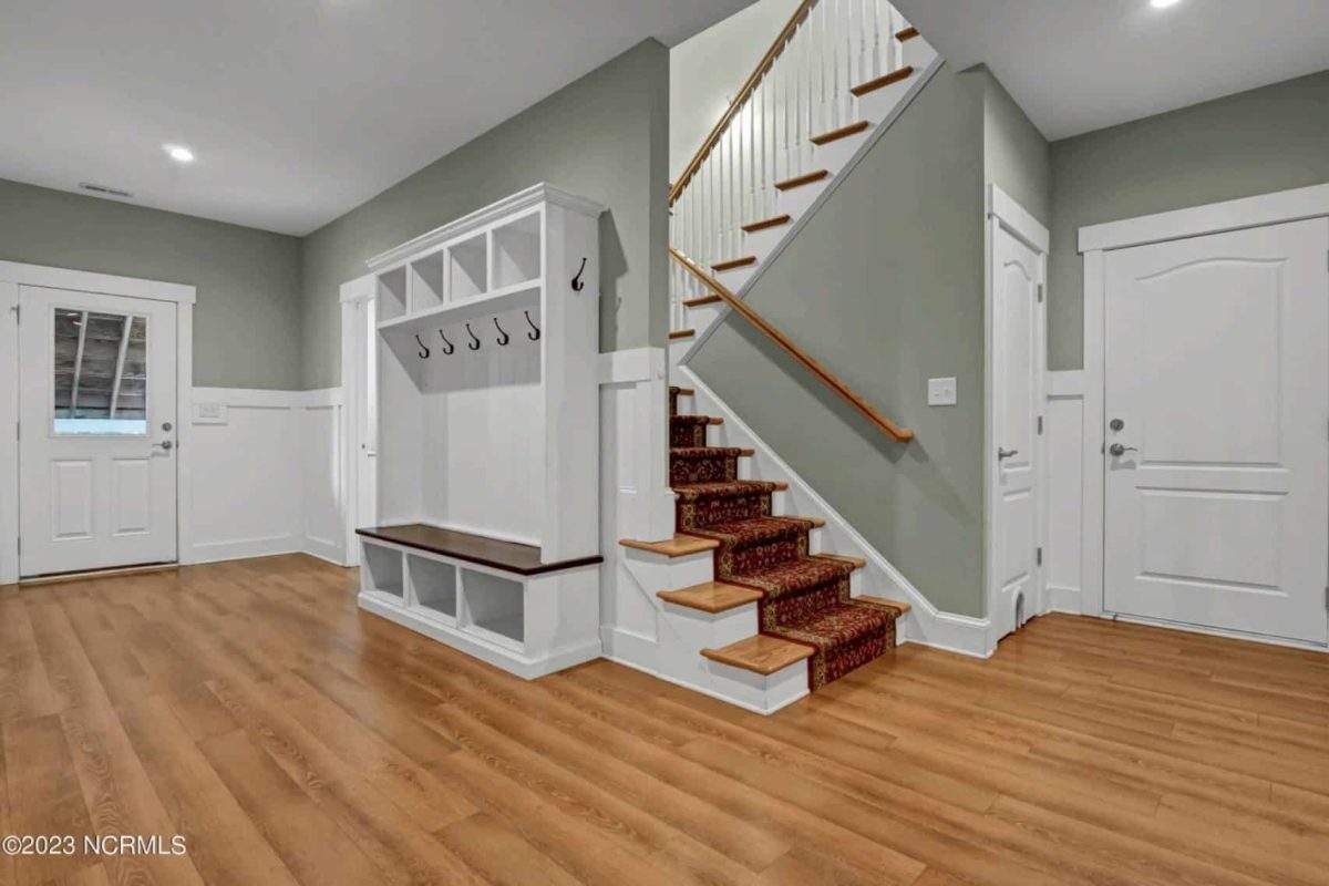 Craftsman house Plan with Modern Floor Plans and CAD Designs