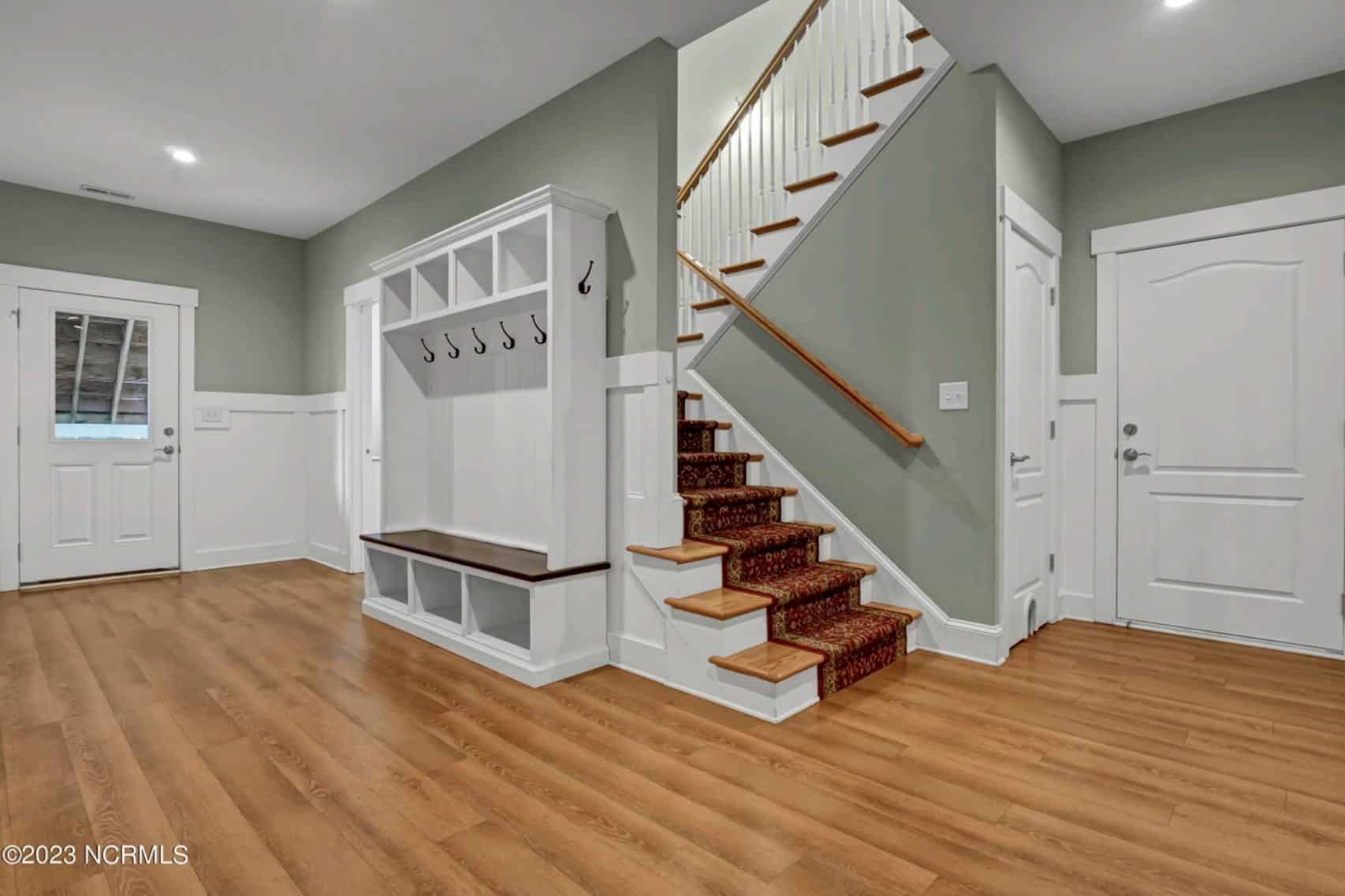 Craftsman house Plan with Modern Floor Plans and CAD Designs