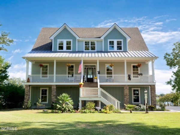 Craftsman house Plan with Modern Floor Plans and CAD Designs