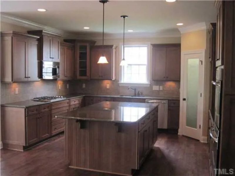 Craftsman house Plan with Spacious Floor Plan and Unique Designs