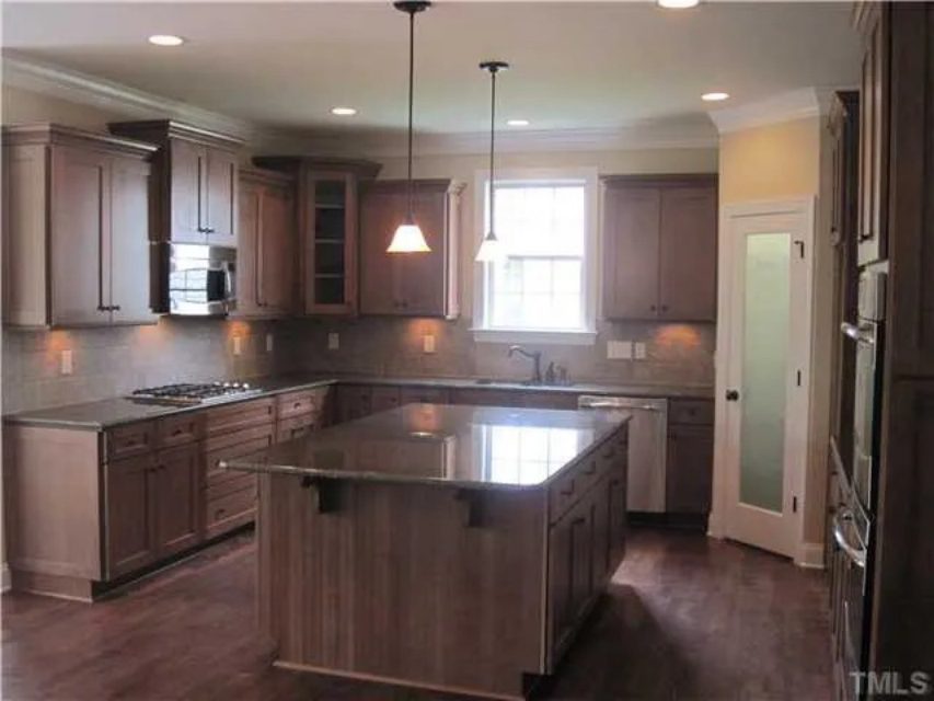 Craftsman Home Plan with Spacious Floor Plan and Unique Designs
