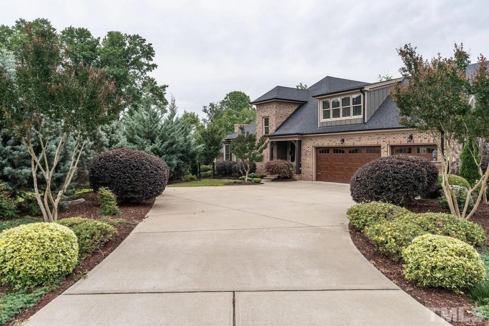 Custom house Blueprint with 4 Beds,4.5 Baths,Open Floor Plan Designs