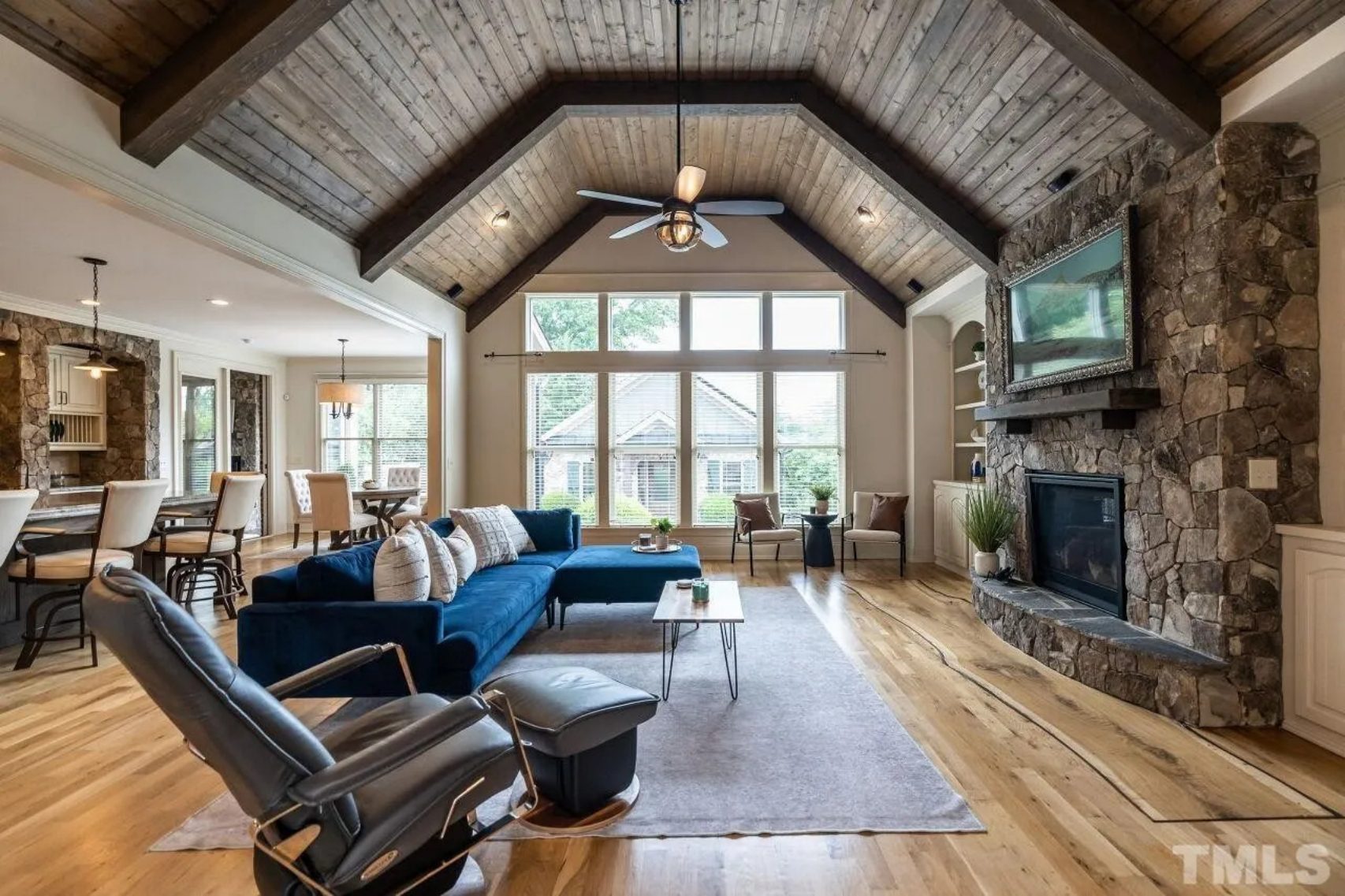 Custom house Blueprint with 4 Beds,4.5 Baths,Open Floor Plan Designs