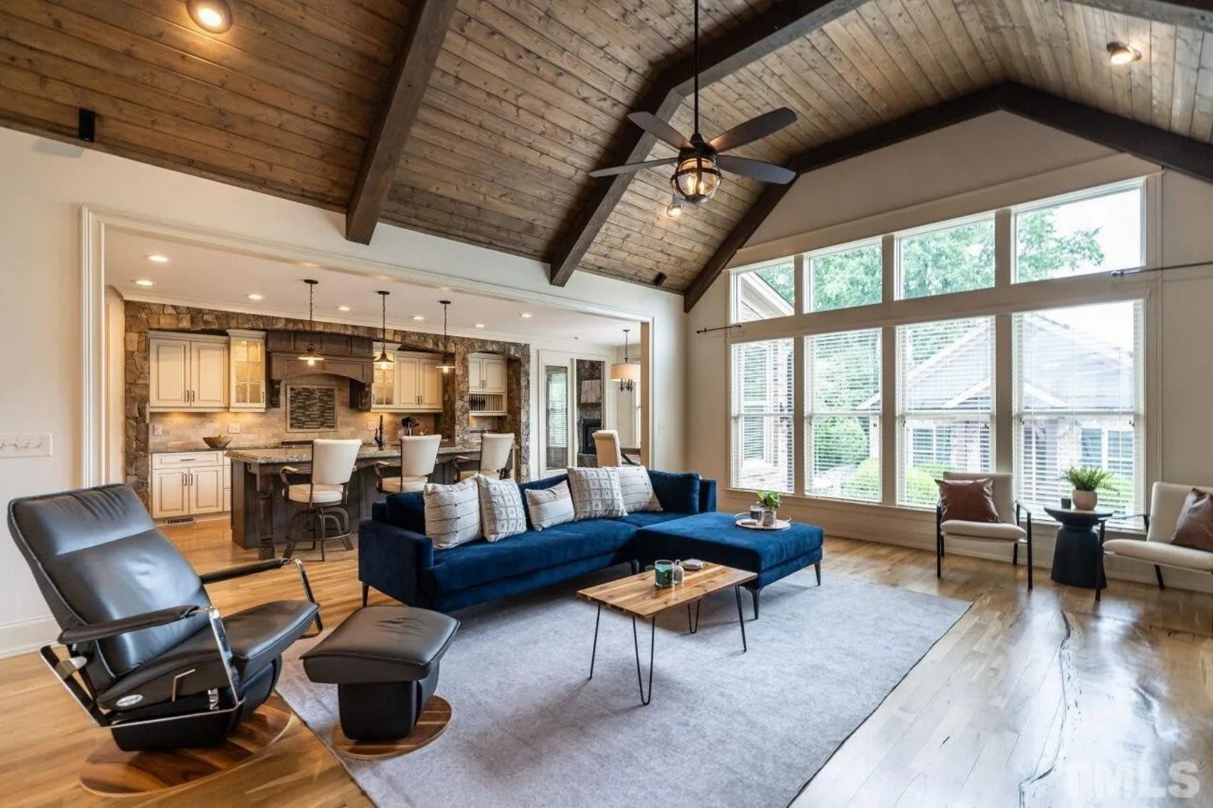 Custom house Blueprint with 4 Beds,4.5 Baths,Open Floor Plan Designs