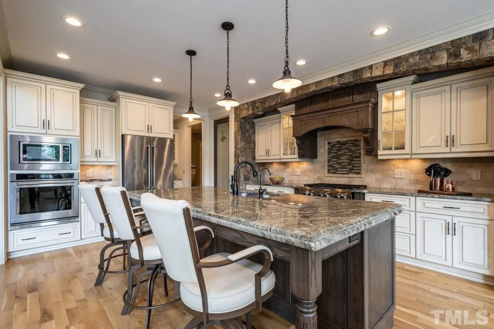 Custom house Blueprint with 4 Beds,4.5 Baths,Open Floor Plan Designs
