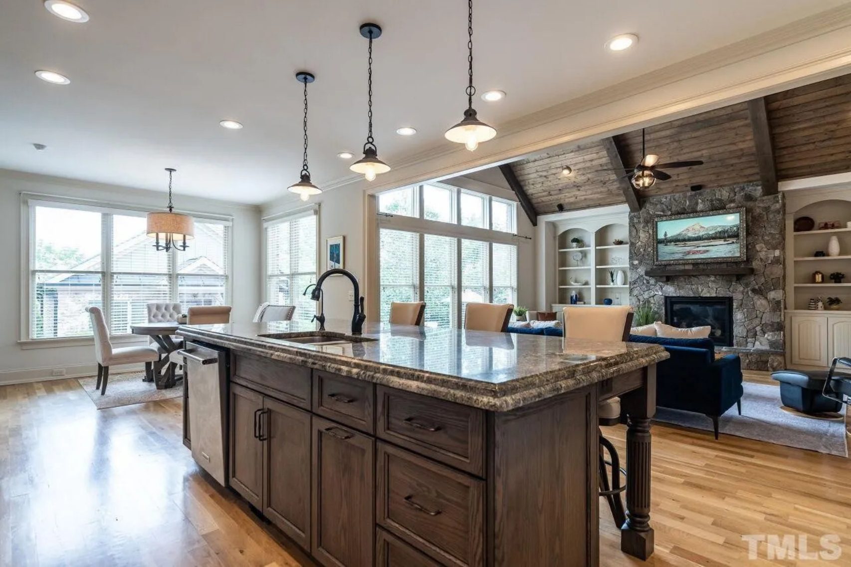 Custom house Blueprint with 4 Beds,4.5 Baths,Open Floor Plan Designs