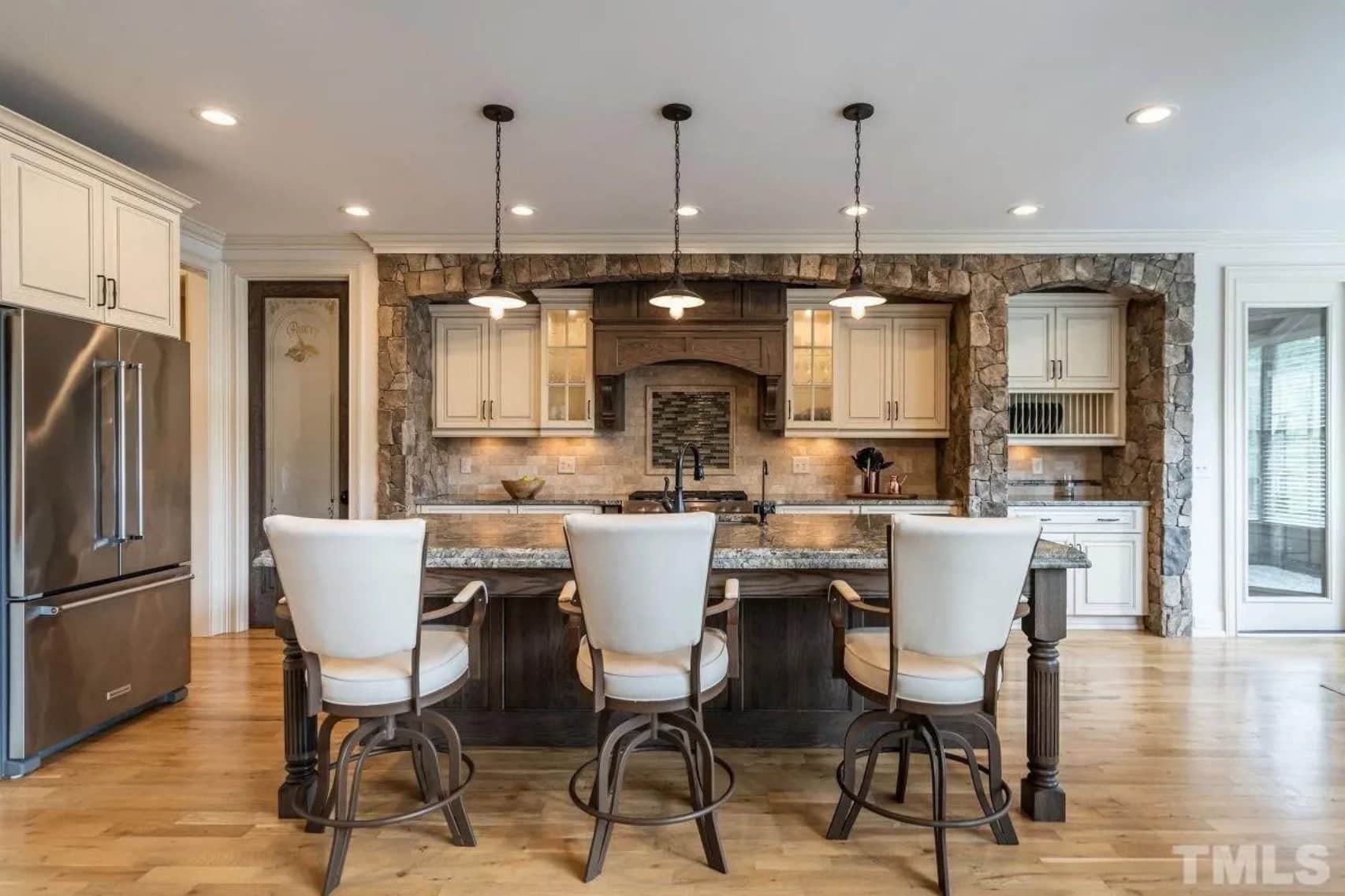 Custom house Blueprint with 4 Beds,4.5 Baths,Open Floor Plan Designs