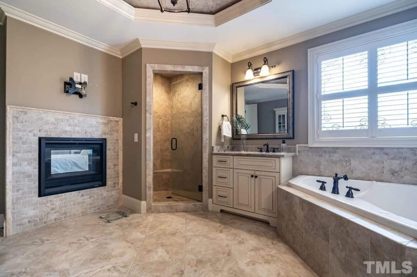 Custom house Blueprint with 4 Beds,4.5 Baths,Open Floor Plan Designs