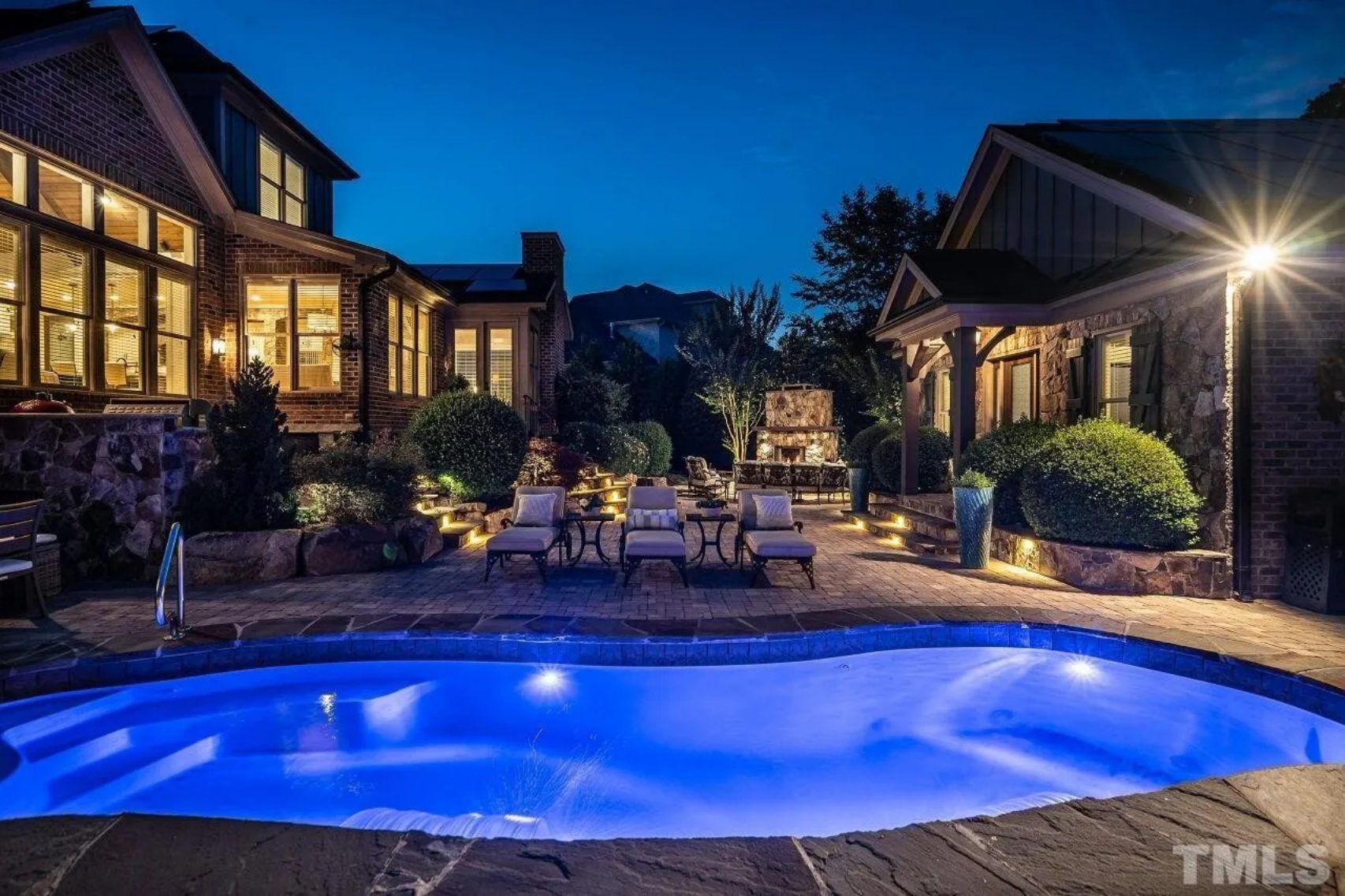 Custom house Blueprint with 4 Beds,4.5 Baths,Open Floor Plan Designs