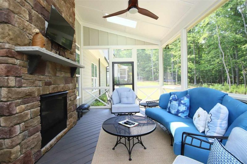 Custom house Floor Plan Blueprint with 3 Floors and 5 Bedrooms