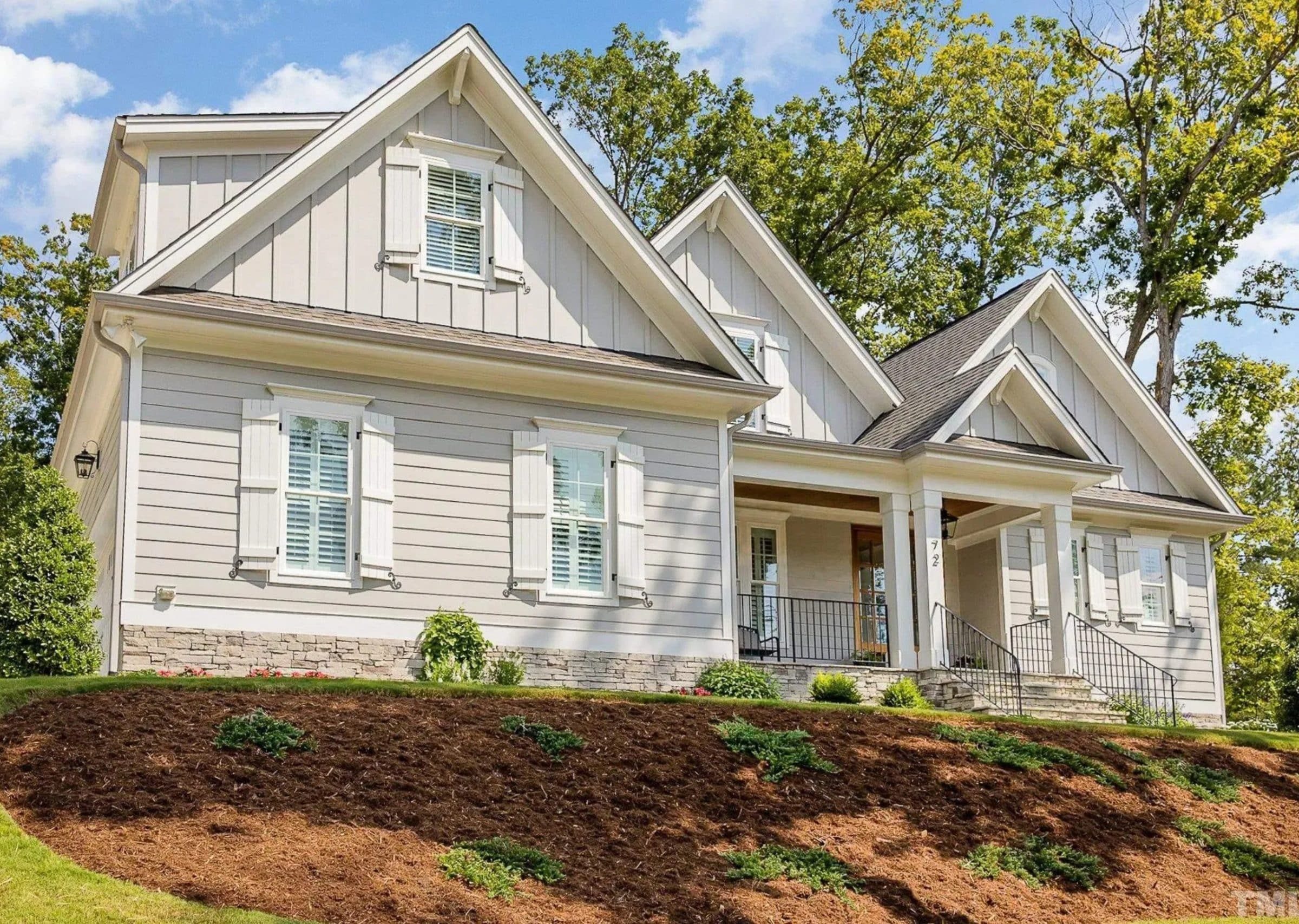 Custom Transitional house Plan with 4 Bedrooms and Elegant Features