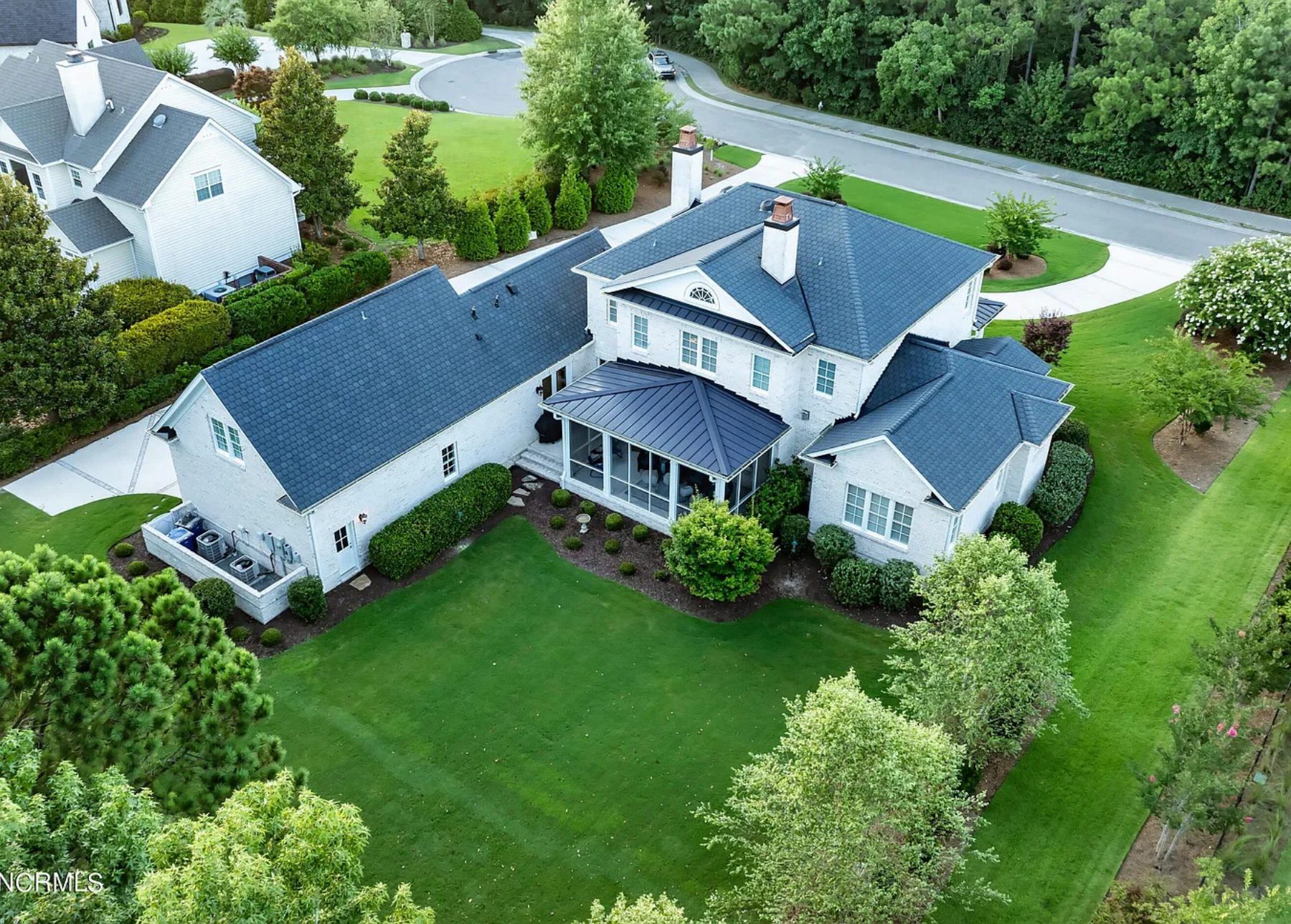 Elegant 5-Bedroom house Floor Plan with 2 Stories and Garage