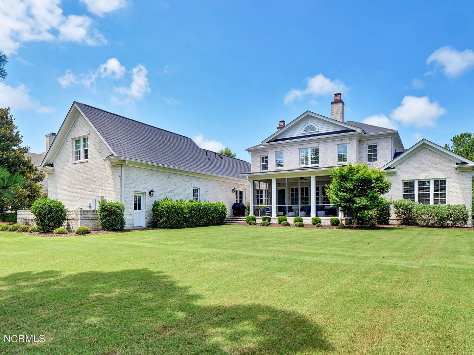 Elegant 5-Bedroom house Floor Plan with 2 Stories and Garage
