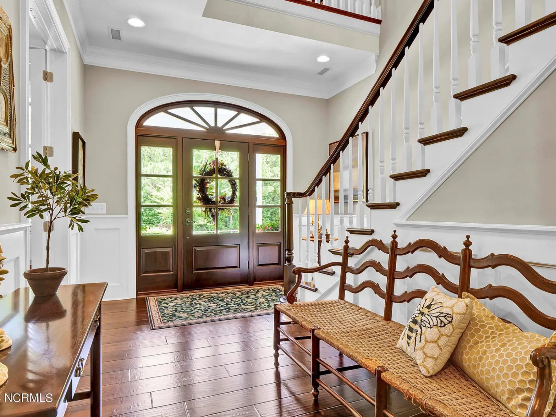 Elegant 5-Bedroom house Floor Plan with 2 Stories and Garage